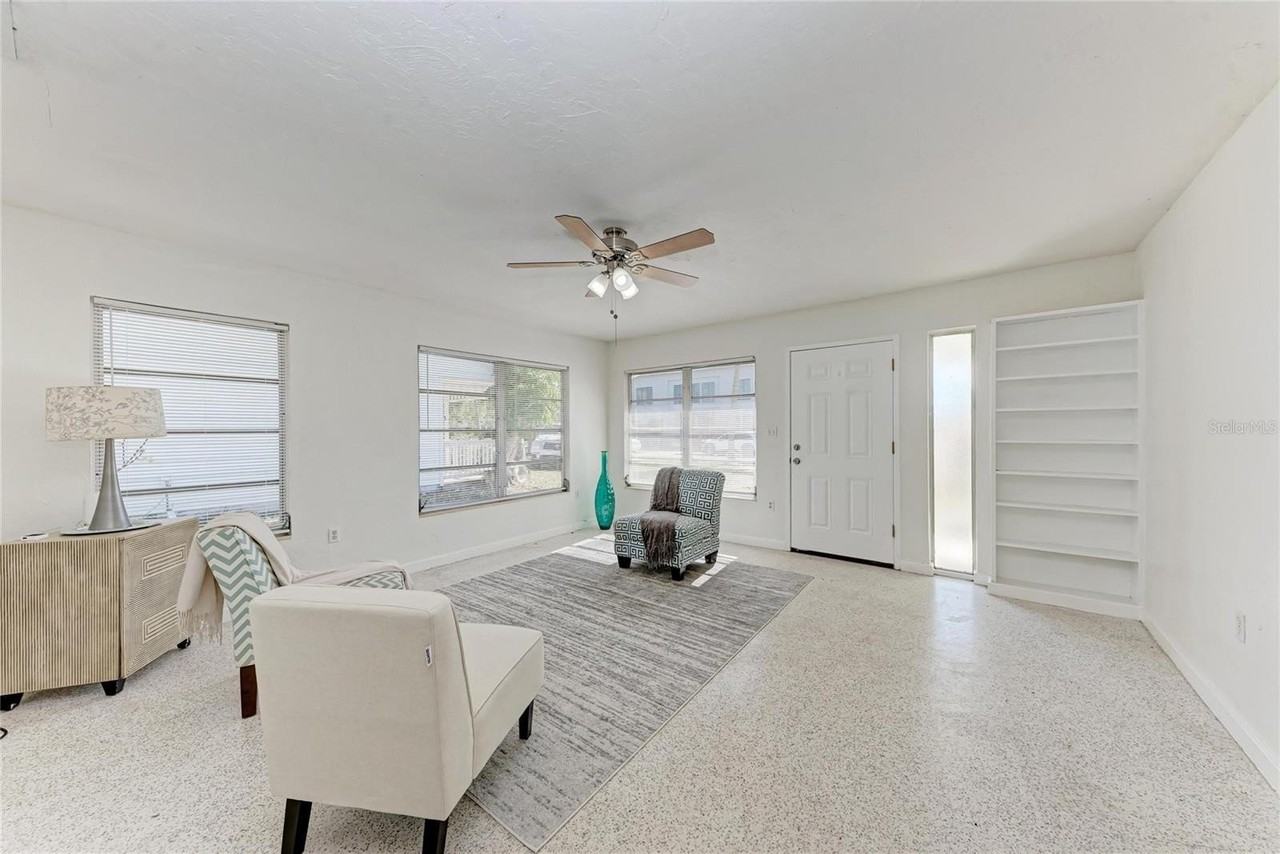 2253 Arlington St - Photo 5 of 27