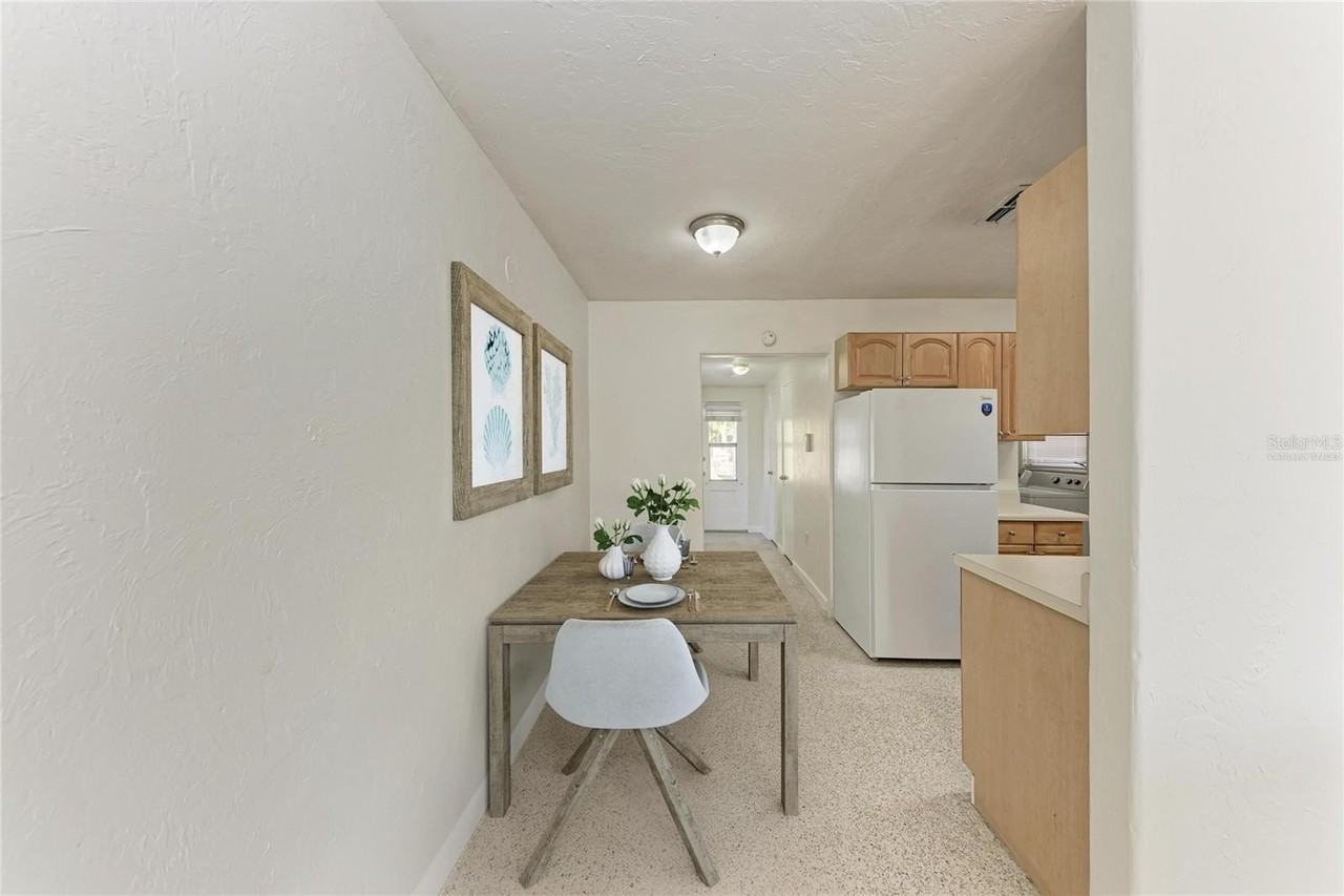 2253 Arlington St - Photo 6 of 27