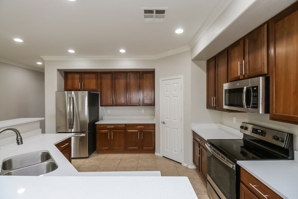 4723 S 99th Dr - Photo 7 of 17