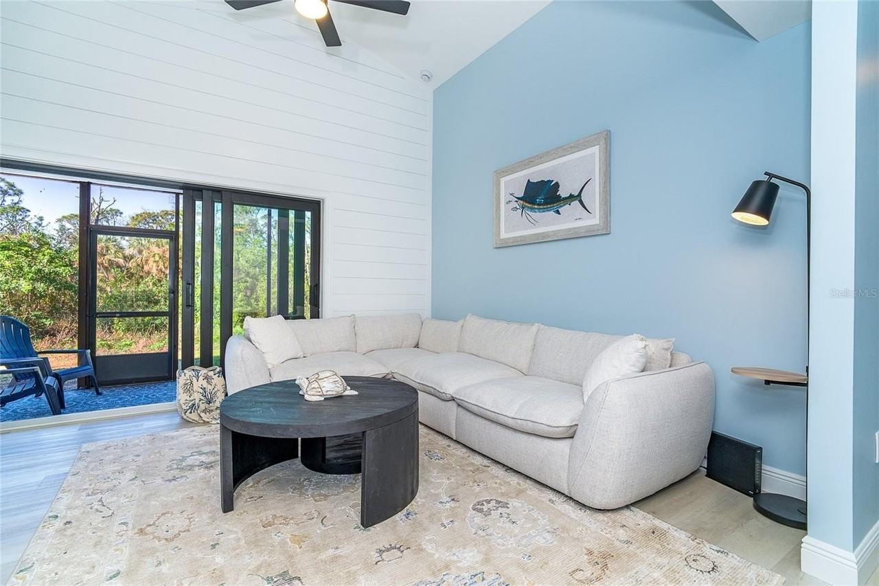 3910 Cape Haze Dr - Photo 2 of 15