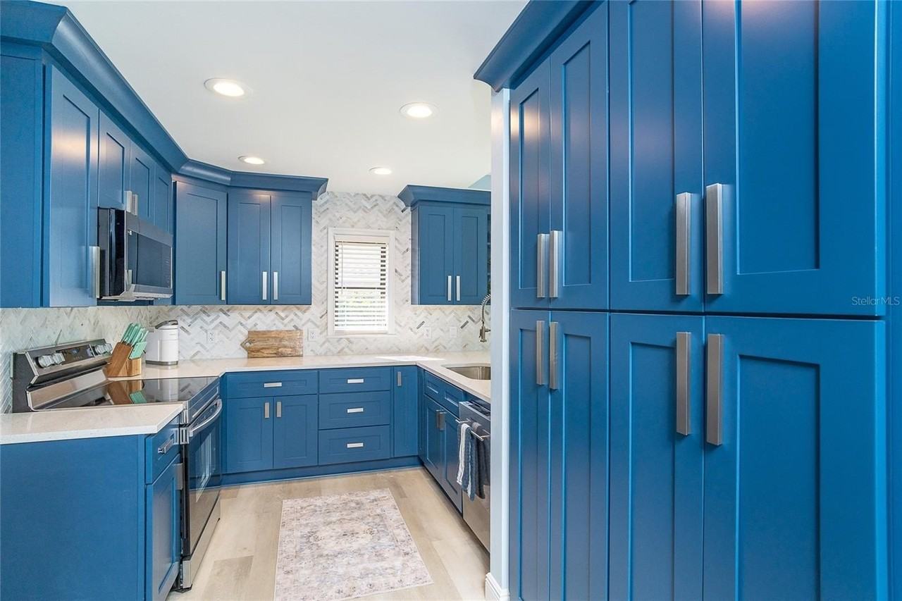 3910 Cape Haze Dr - Photo 4 of 15