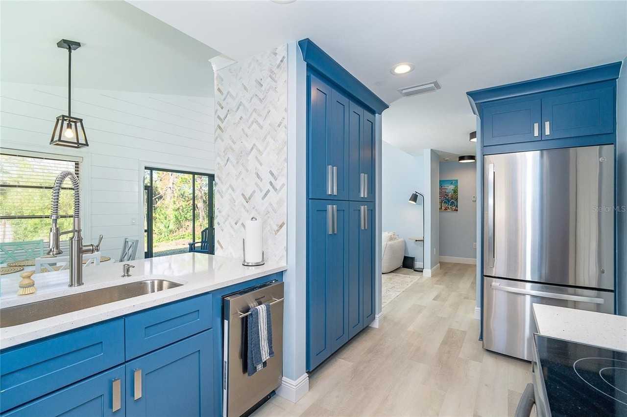 3910 Cape Haze Dr - Photo 6 of 15