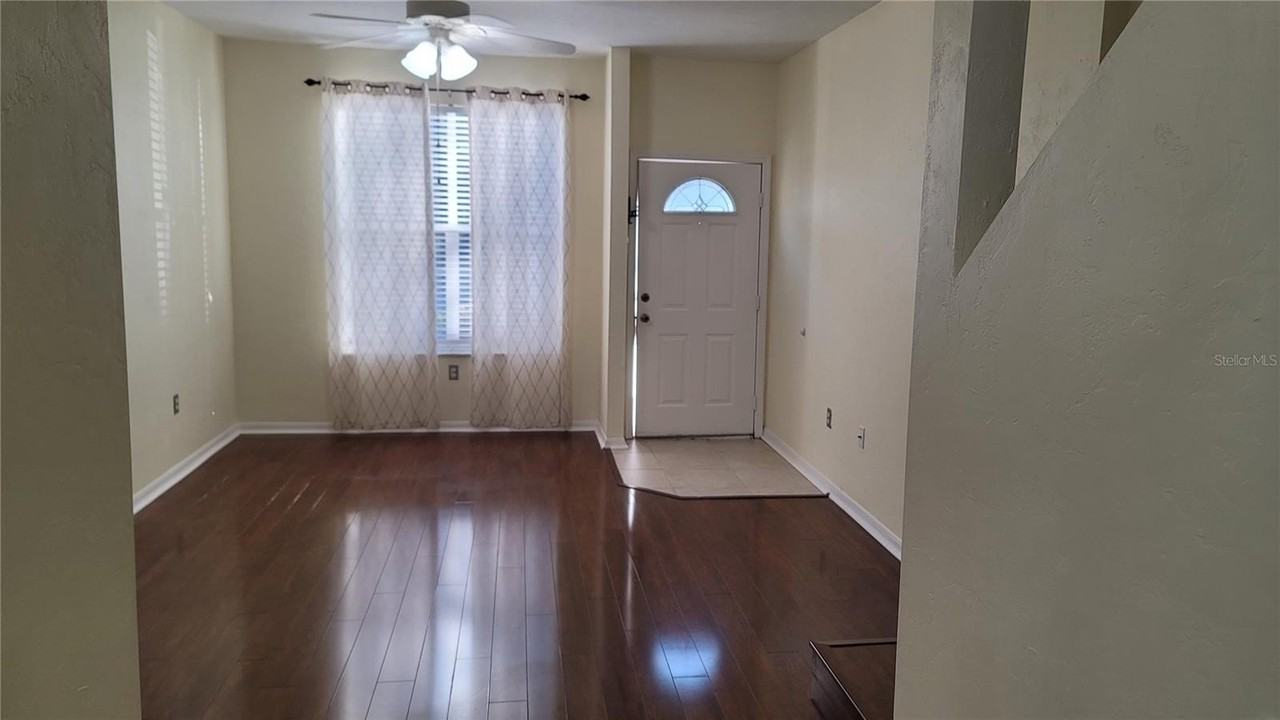 4415 Sw 34th St #507 - Photo 3 of 18