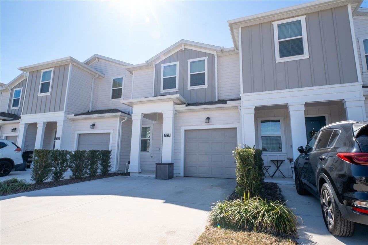 7624 Stone Creek Trl - Photo 3 of 36