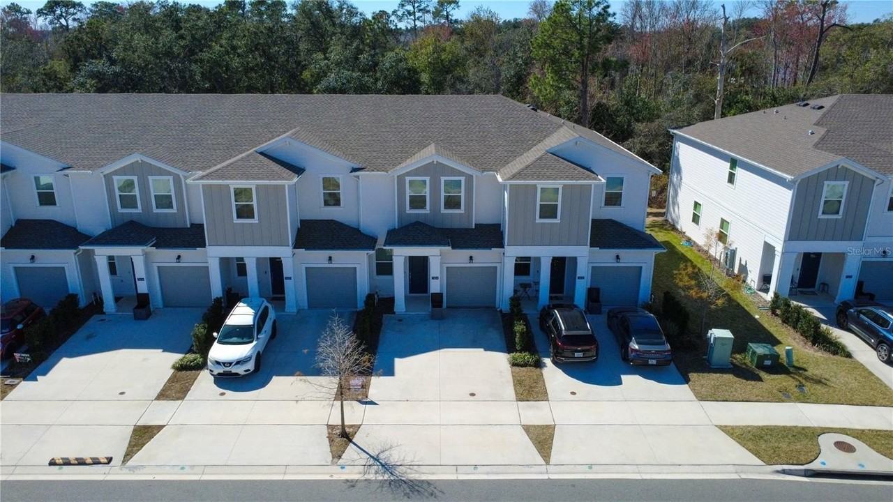 7624 Stone Creek Trl - Photo 4 of 36