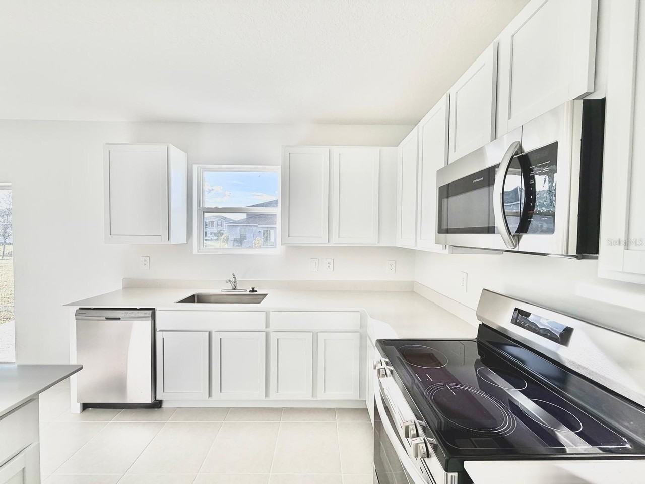 1504 Loxley Trl - Photo 7 of 29