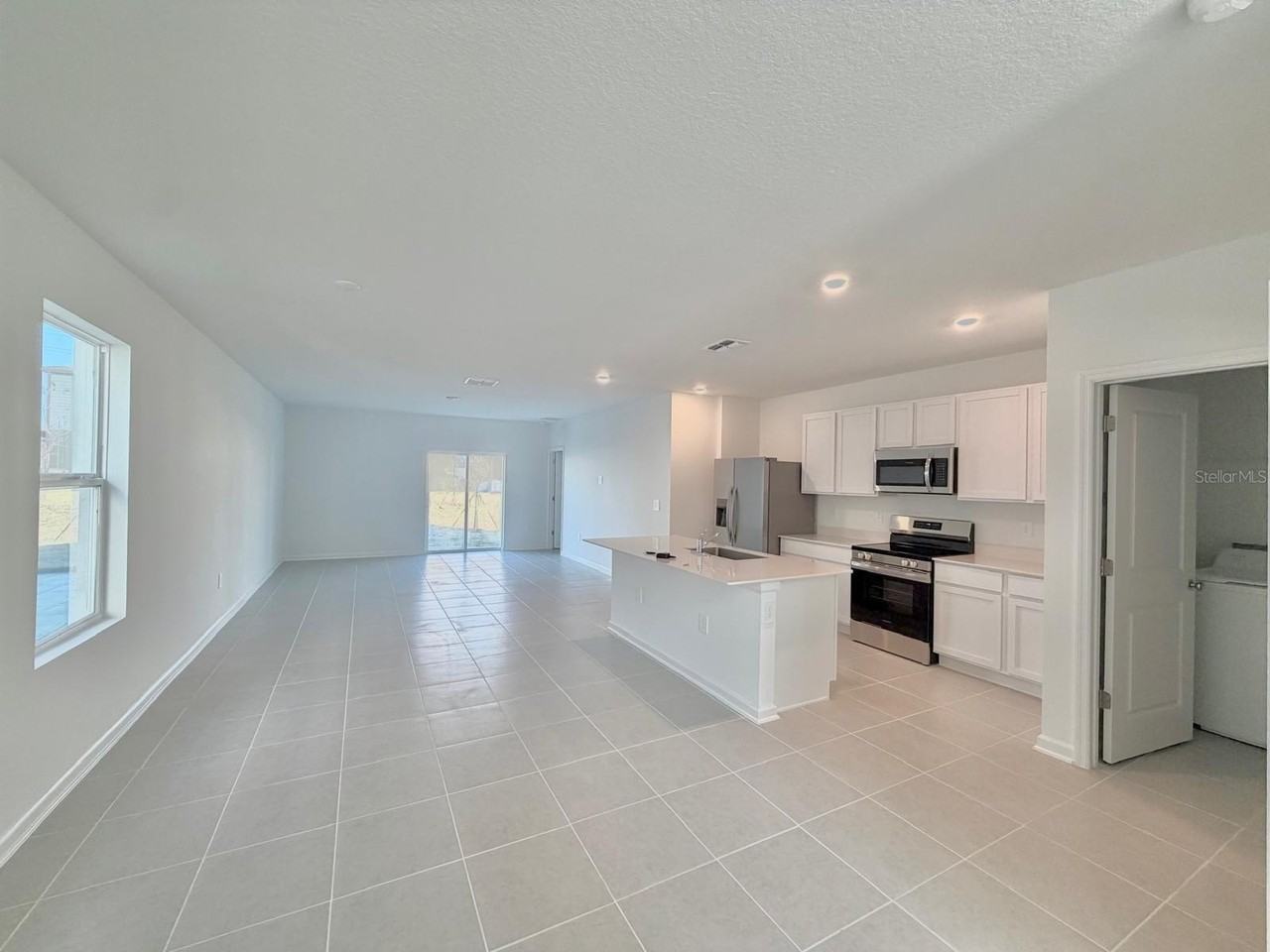 Jessie St - Photo 6 of 27