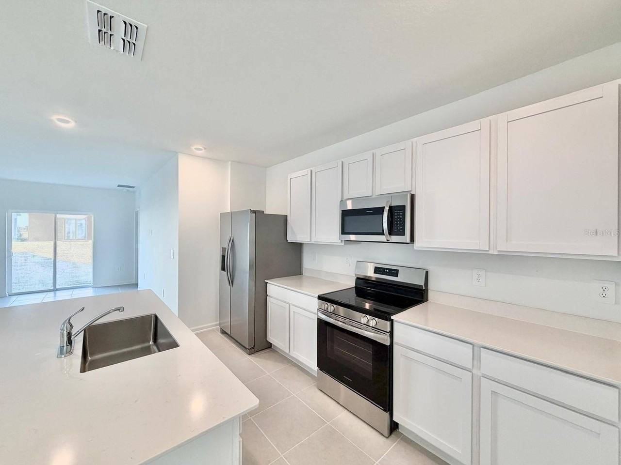 Jessie St - Photo 7 of 27