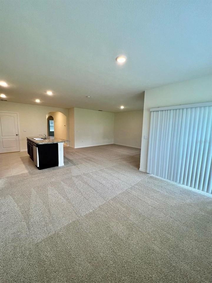 308 Sofia Ln - Photo 4 of 32