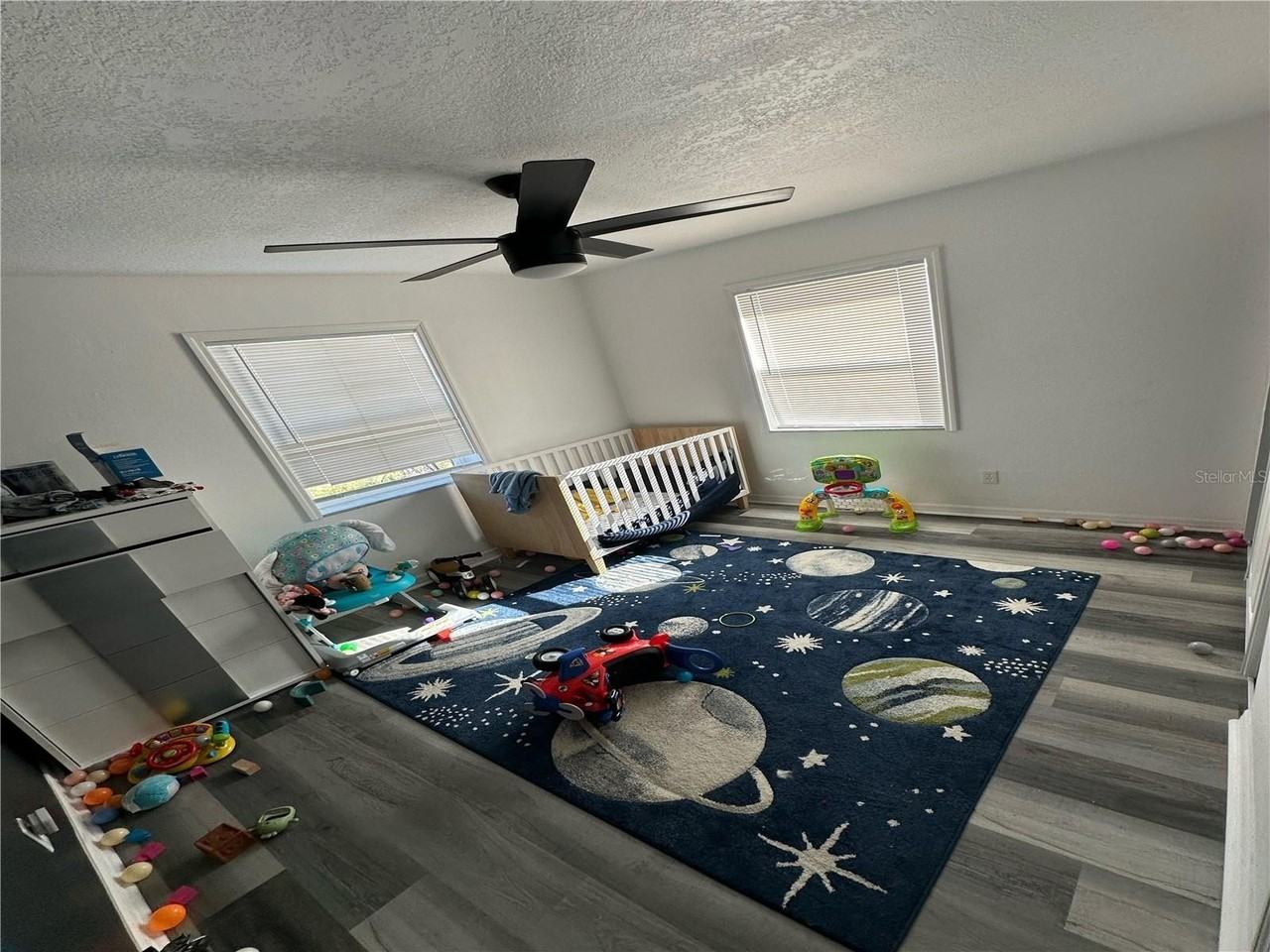 1011 Gerona Ave - Photo 5 of 15