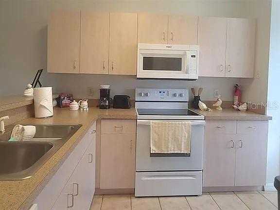 259 Grand Rapids Dr - Photo 2 of 11