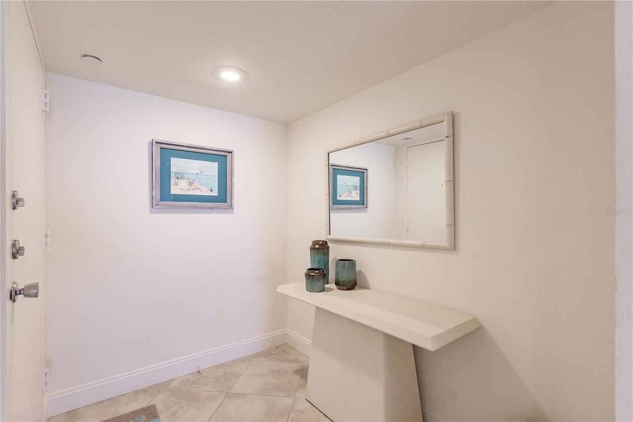 1055 W Peppertree Dr #405AA - Photo 2 of 31