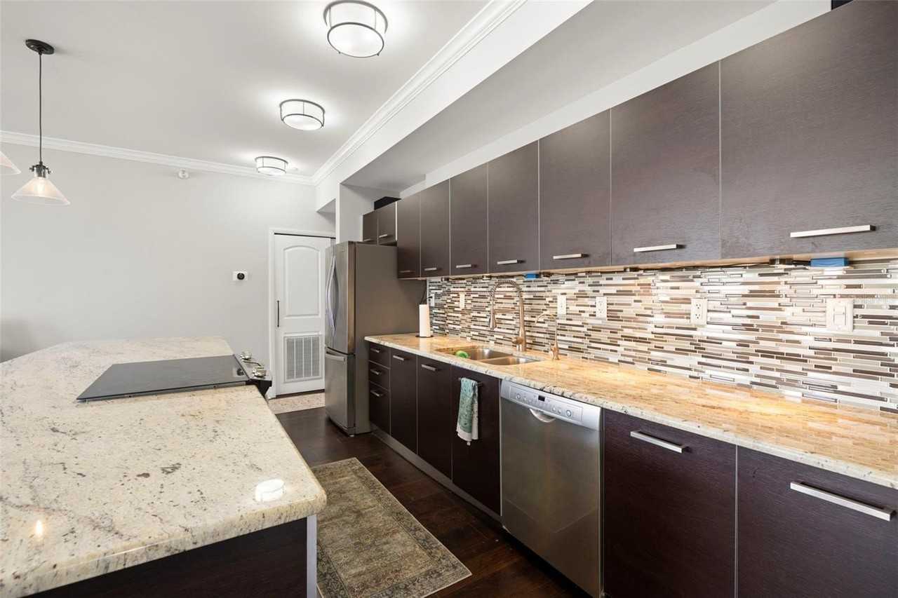 205 5th Ave N #301 - Photo 4 of 31