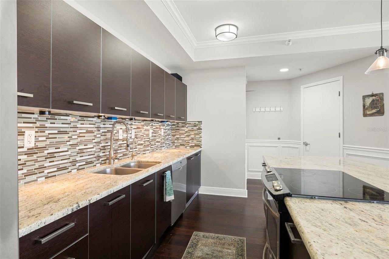 205 5th Ave N #301 - Photo 5 of 31