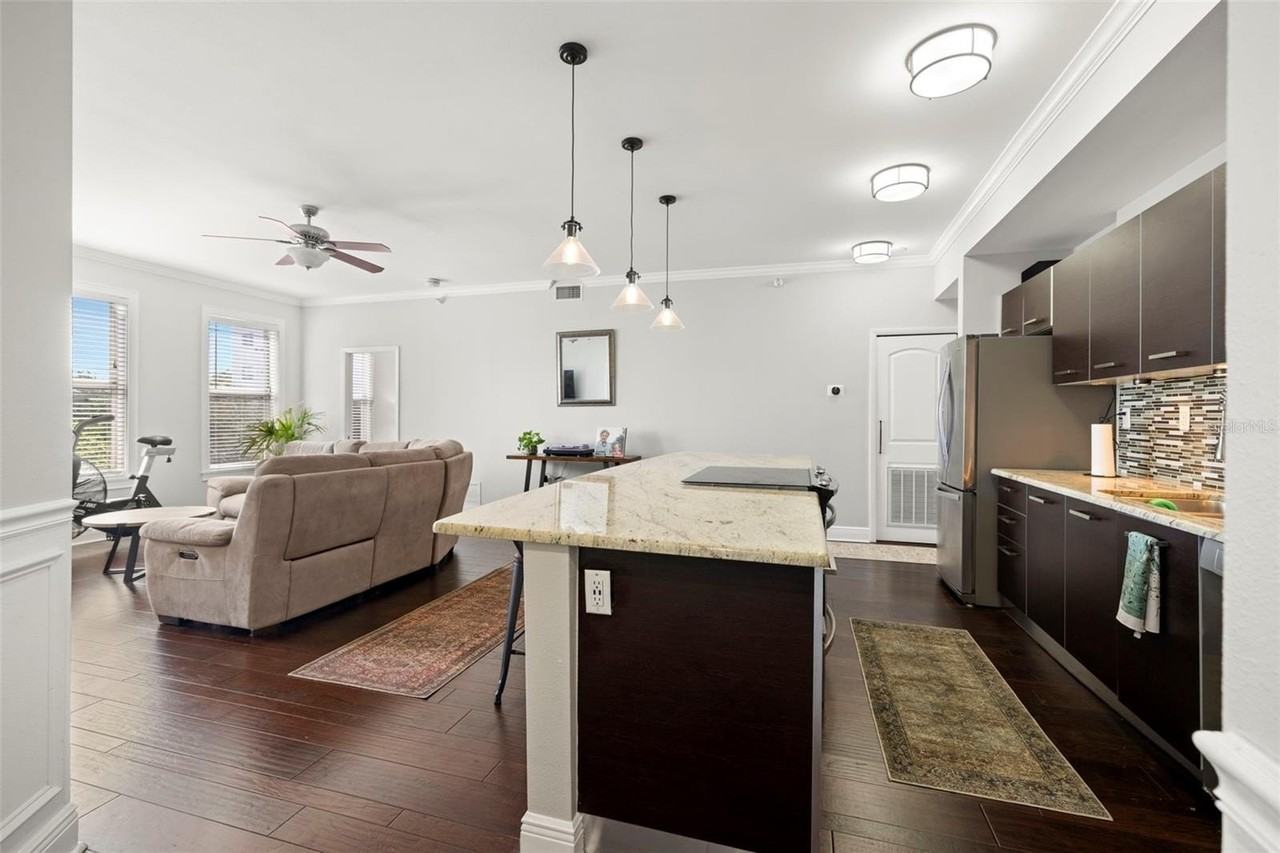 205 5th Ave N #301 - Photo 7 of 31