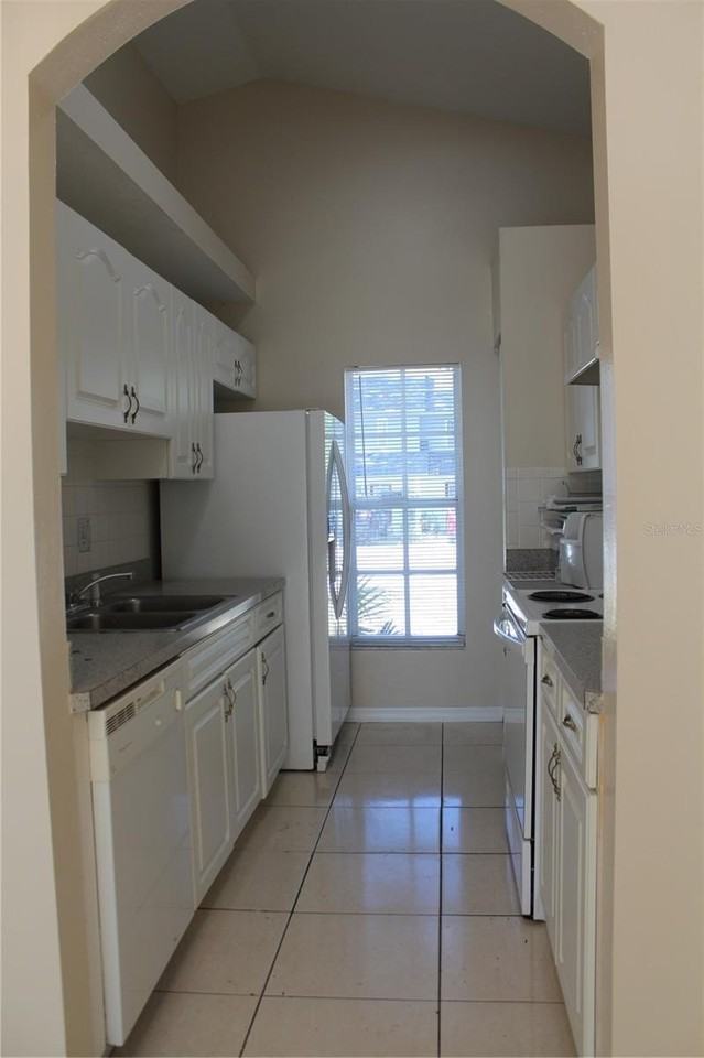 8713 N Tangerine Pl - Photo 4 of 17