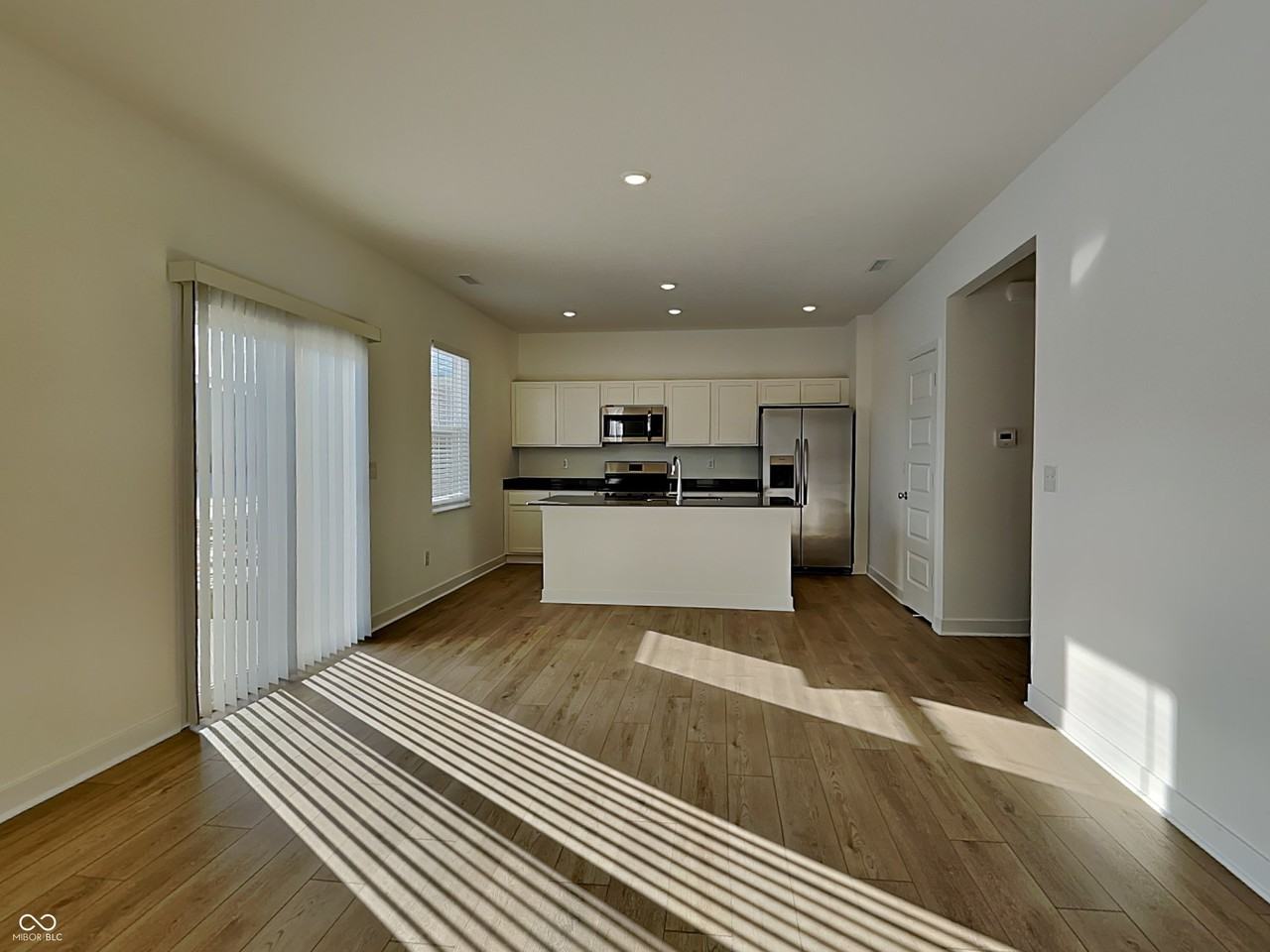 11827 Moorfield Ln - Photo 3 of 19