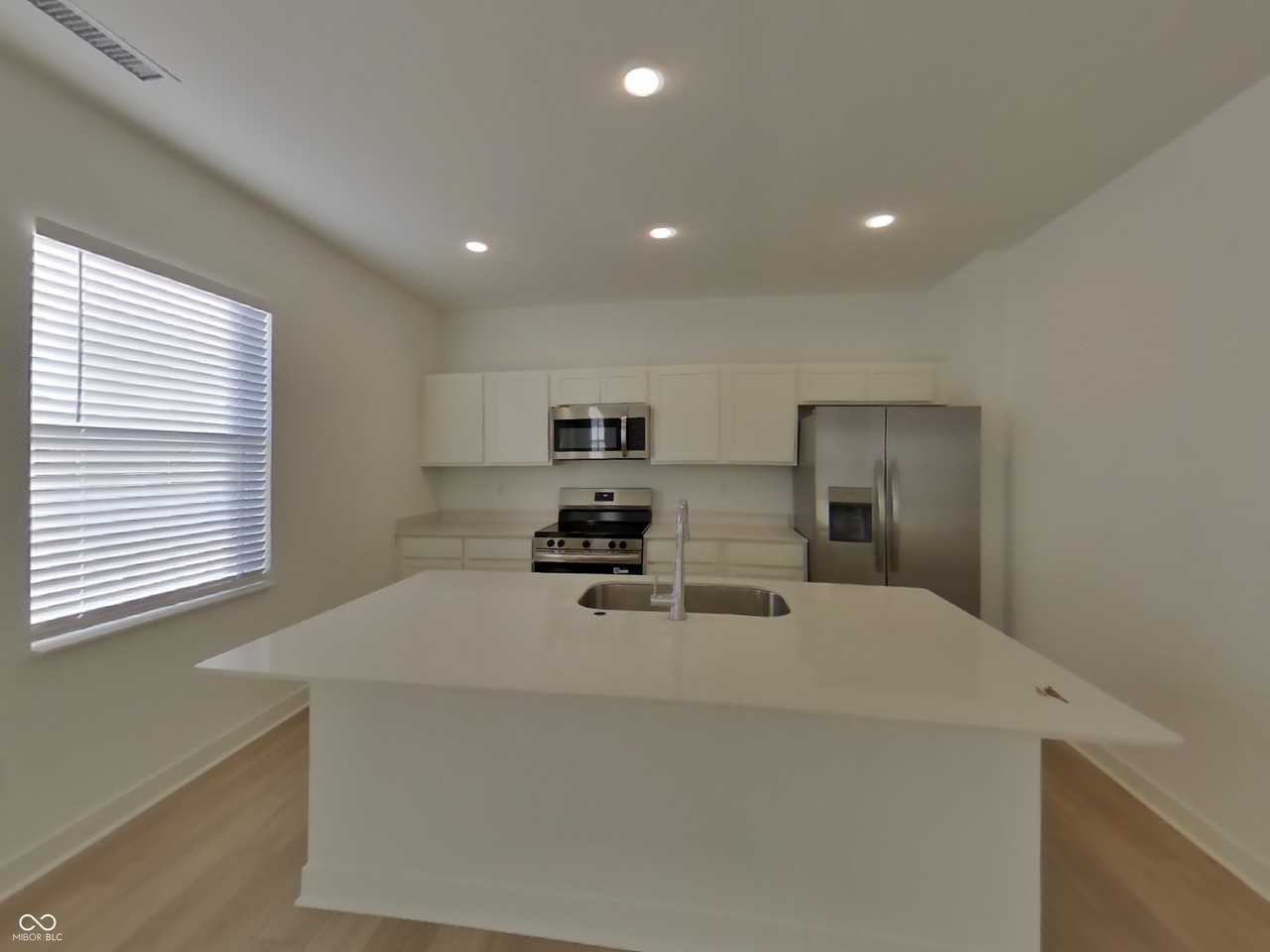 11815 Moorfield Ln - Photo 2 of 15