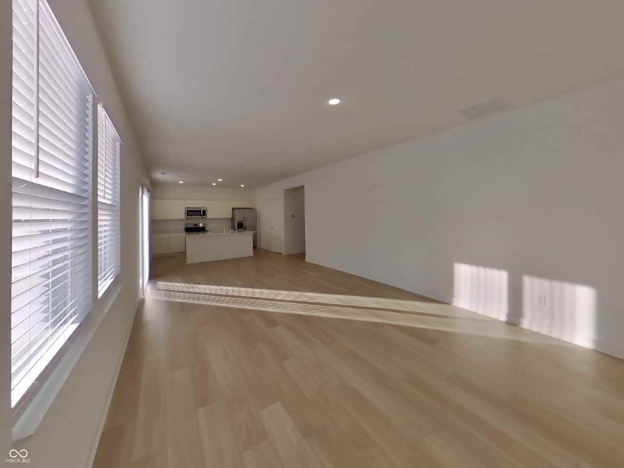 11815 Moorfield Ln - Photo 4 of 15