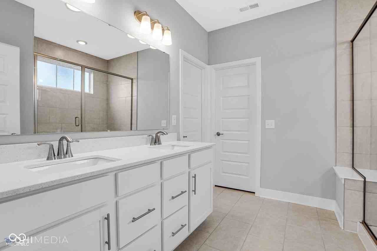 2228 W 171st St - Photo 6 of 27