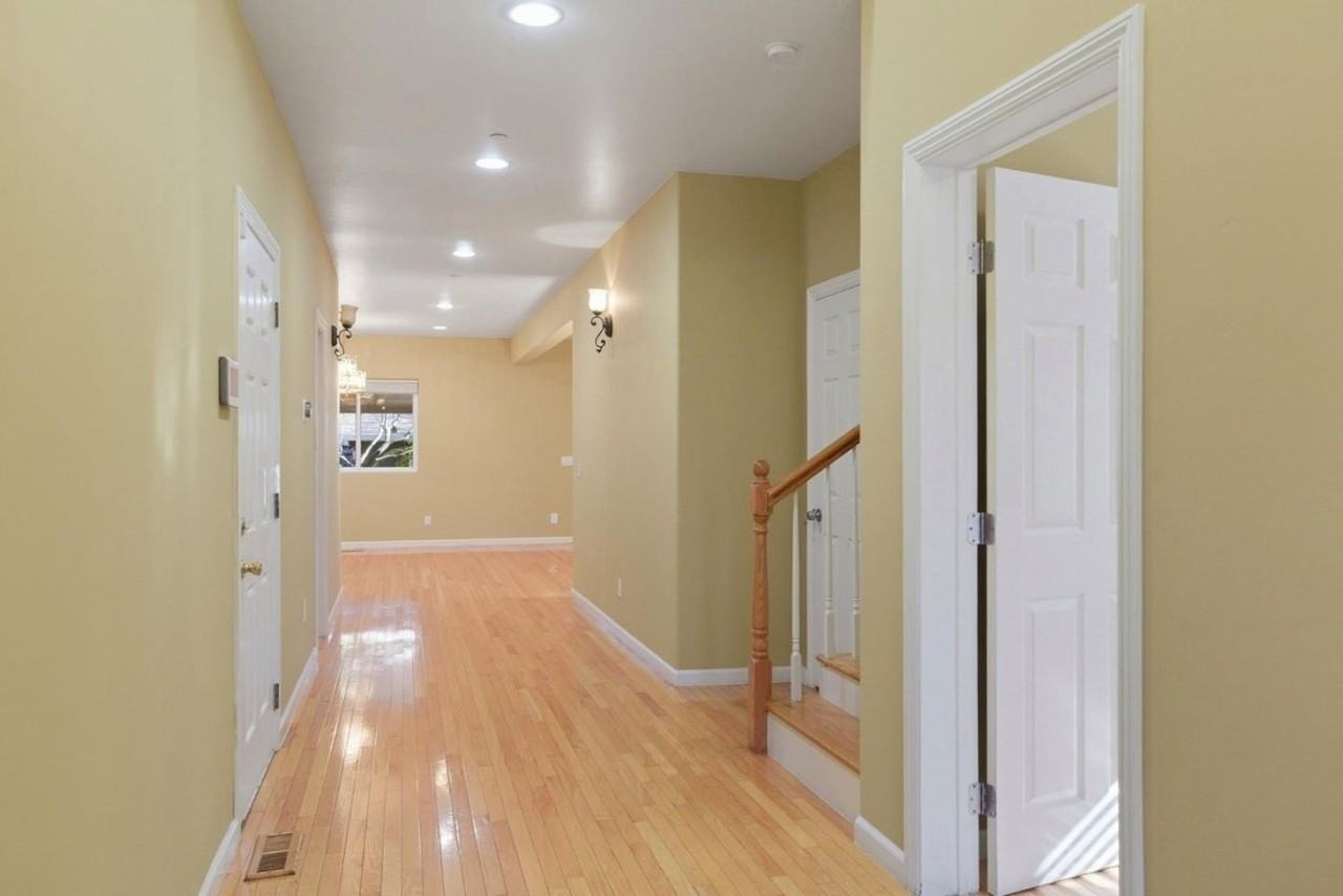 659 Upton St - Photo 6 of 50