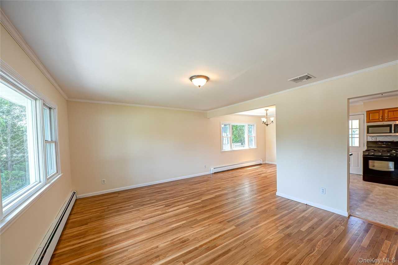 69 Allan Dr - Photo 5 of 23