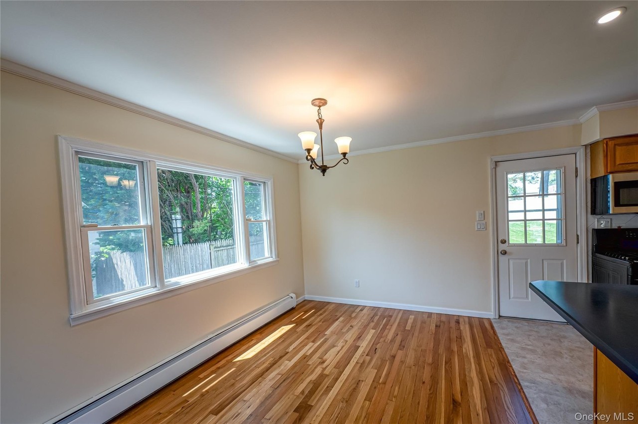 69 Allan Dr - Photo 6 of 23