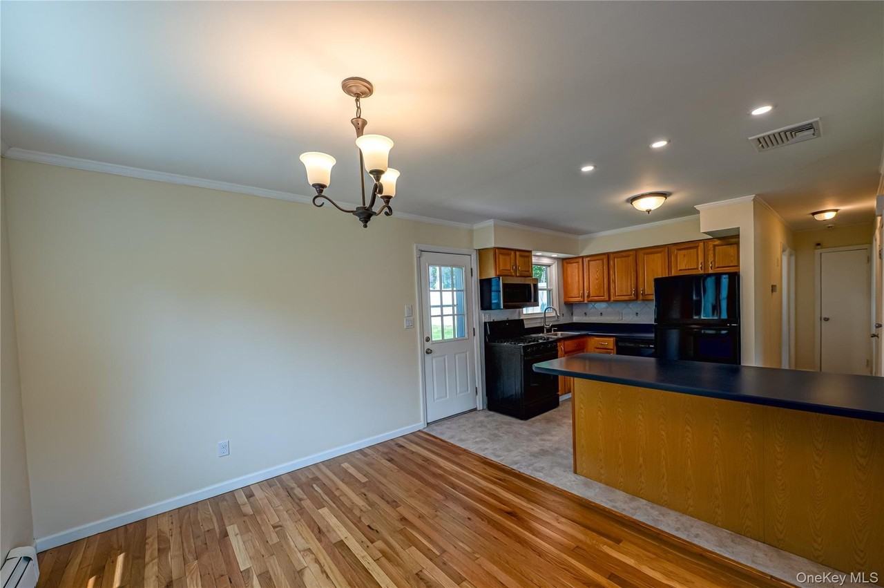 69 Allan Dr - Photo 7 of 23