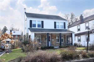 featured image of 27 Maple St