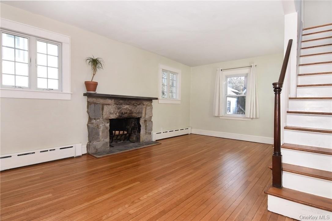 27 Maple St - Photo 5 of 17