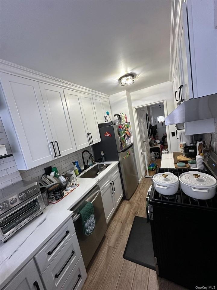 615 Bronx River Rd - Photo 4 of 13