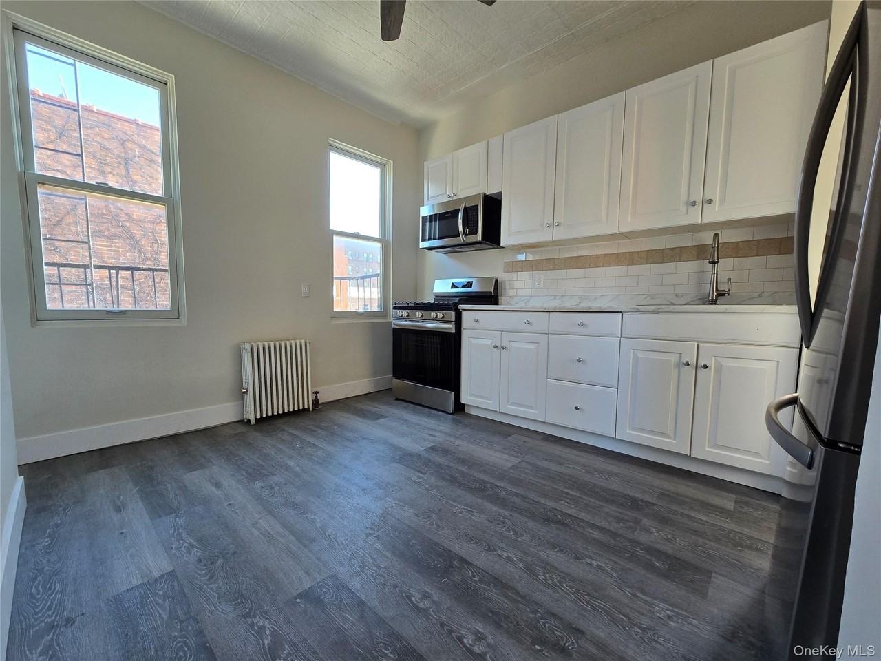 3117 43rd St Apt 3 #3 - Photo 5 of 8