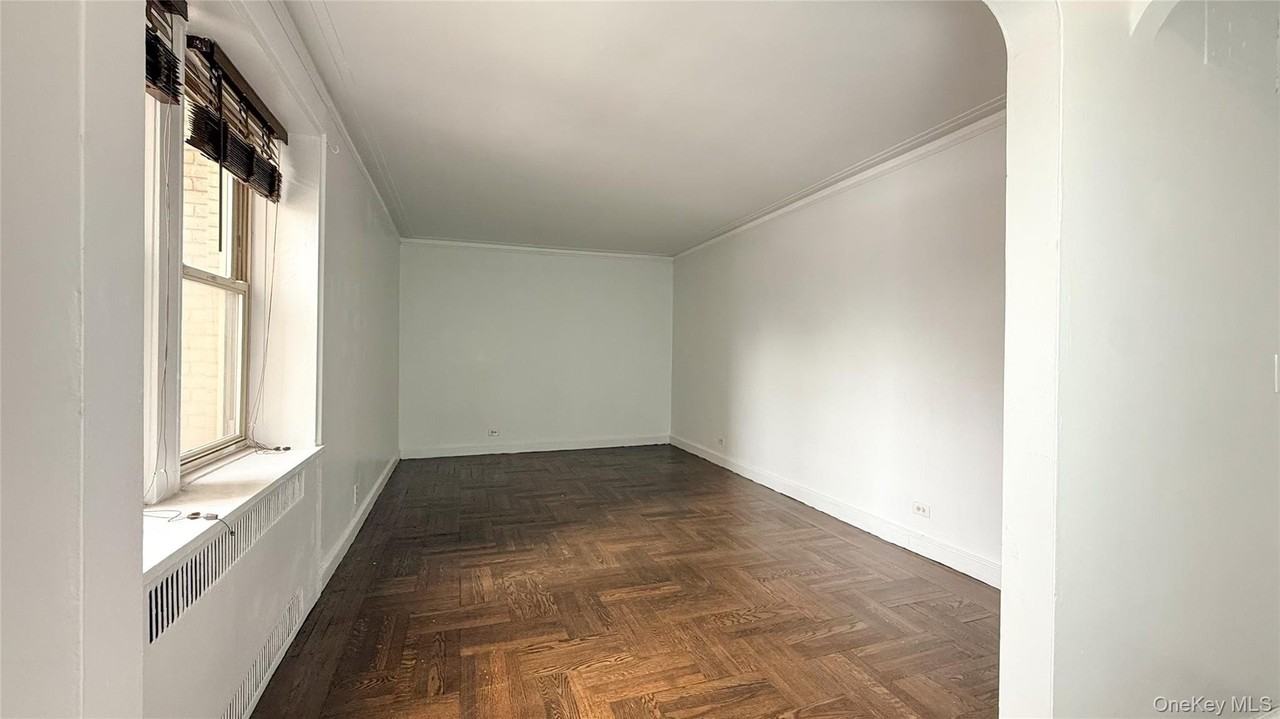 2190 Boston Rd Apt 3b #3B - Photo 2 of 13