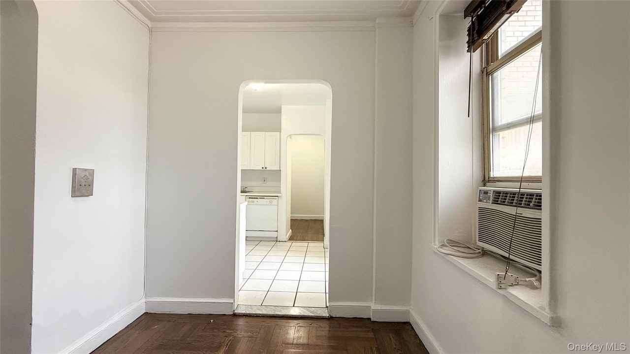 2190 Boston Rd Apt 3b #3B - Photo 3 of 13