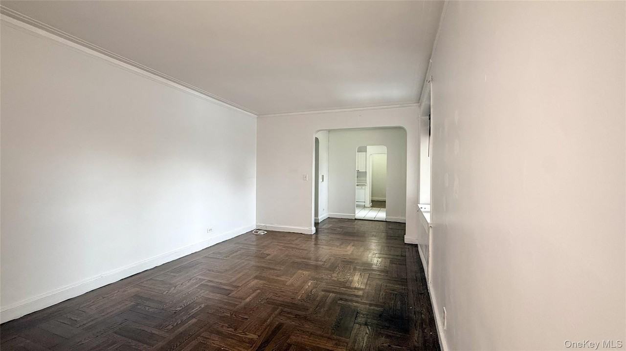 2190 Boston Rd Apt 3b #3B - Photo 4 of 13