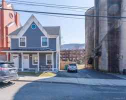 featured image of 2 Tioronda Ave