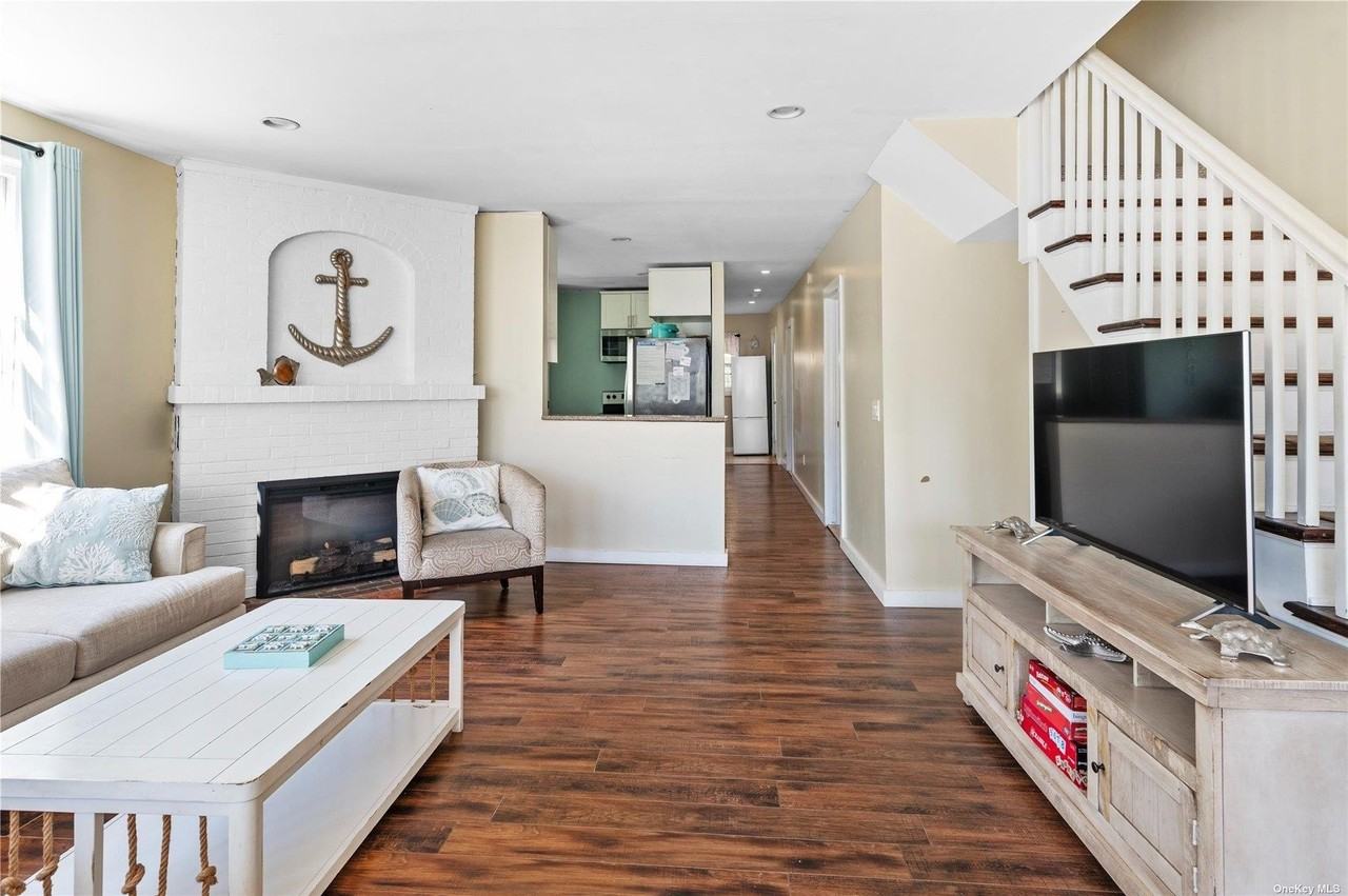 180 Cottage Walk - Photo 2 of 24