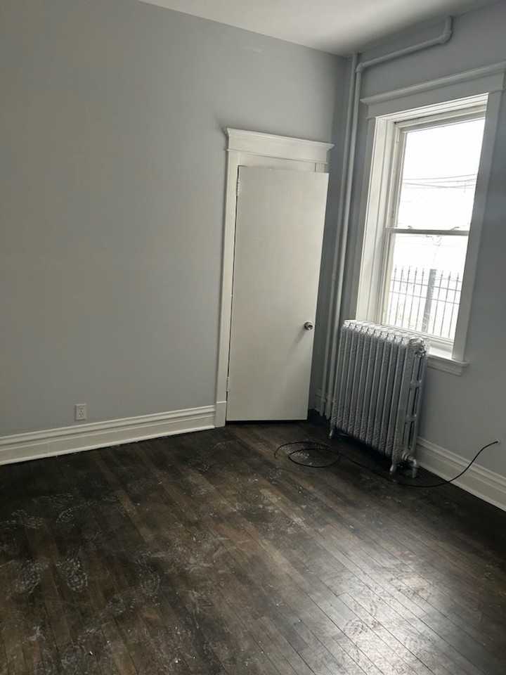 2552 N Kildare Ave #1S - Photo 2 of 5