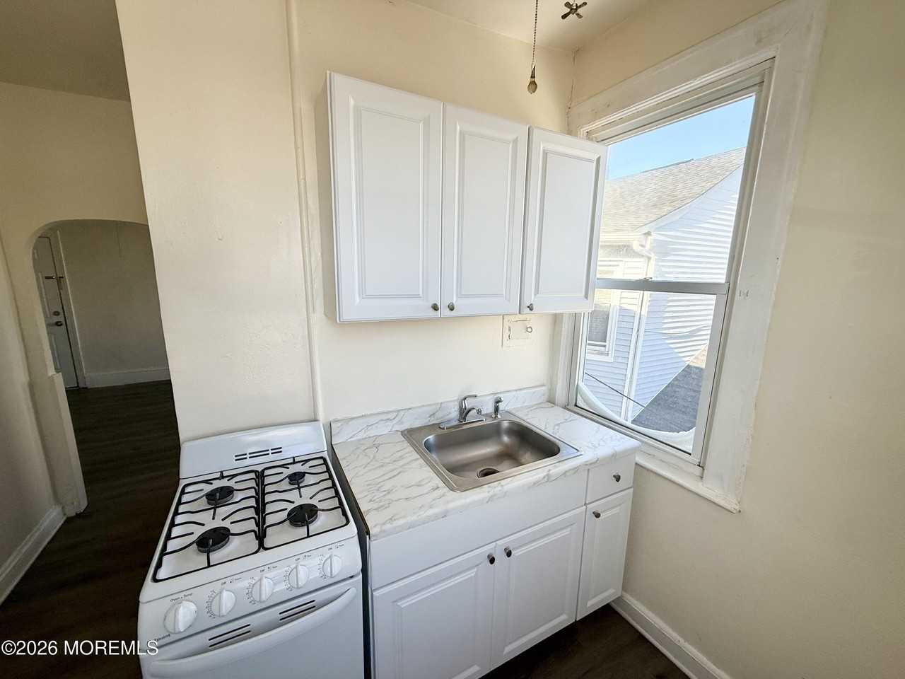 37 2nd Ave Apt 5 #5 - Photo 7 of 8