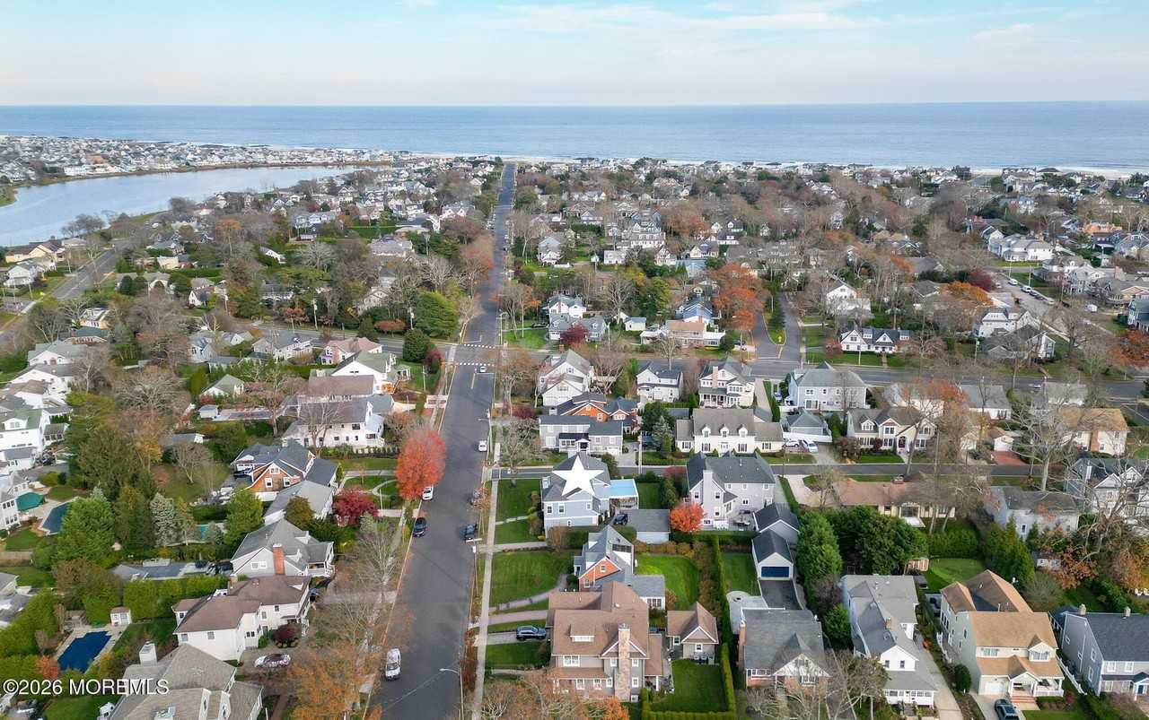 315 Pitney Ave - Photo 5 of 50