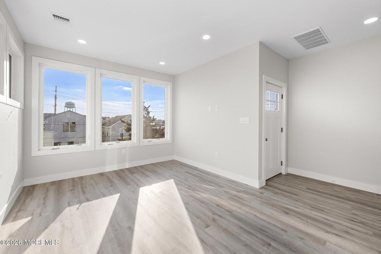 233 Dupont Ave Unit 2 #2 - Photo 7 of 26