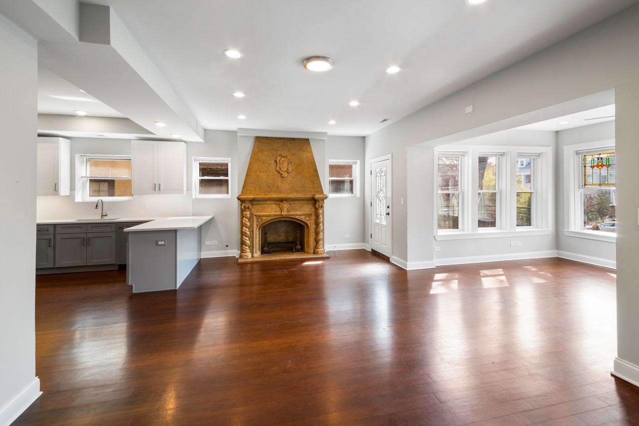 4637 N Dover St #2S - Photo 6 of 23