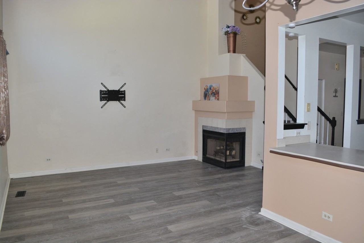 1401 Grayshire Ct Unit 1401 #1401 - Photo 5 of 16