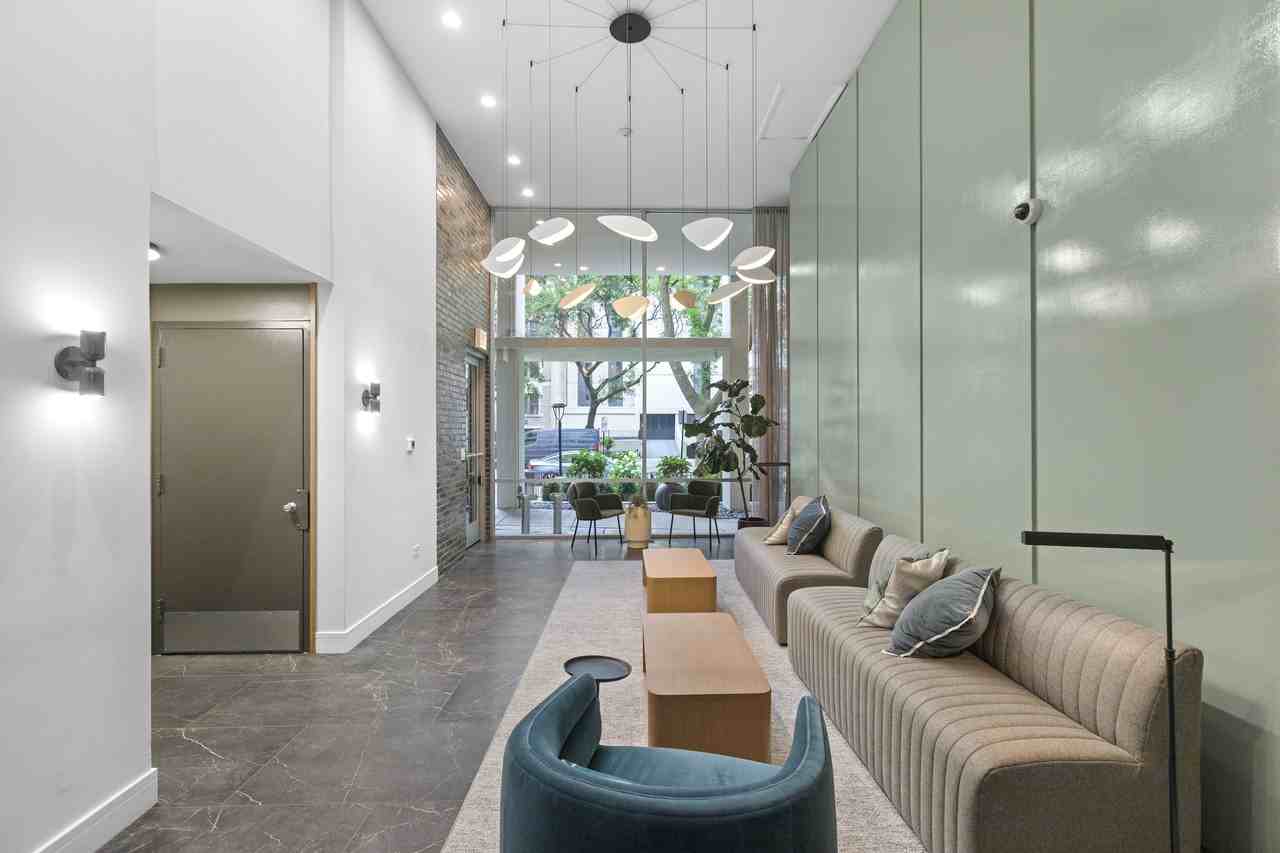 1344 N Dearborn St #14C - Photo 2 of 12