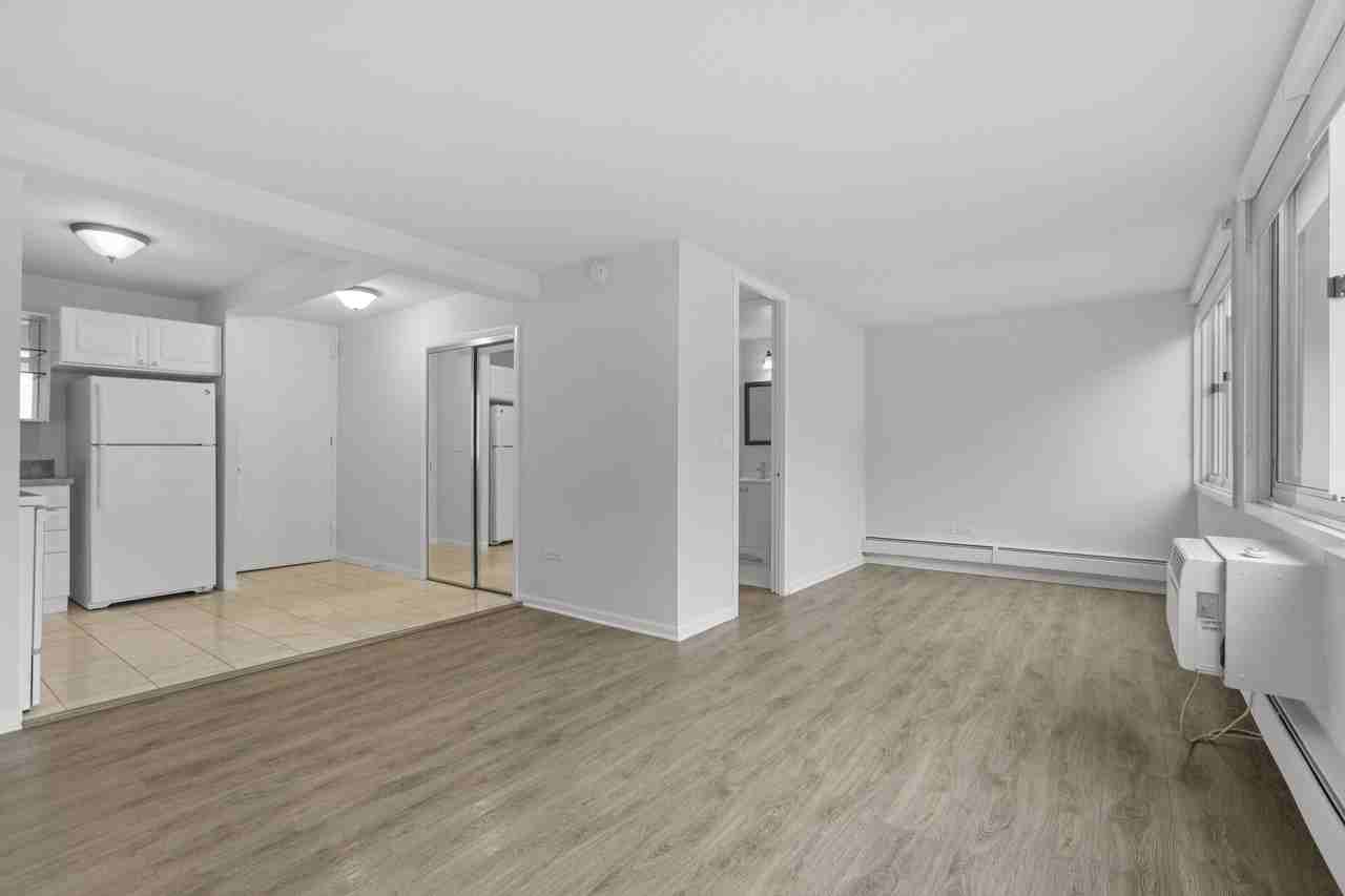 1344 N Dearborn St #14C - Photo 5 of 12