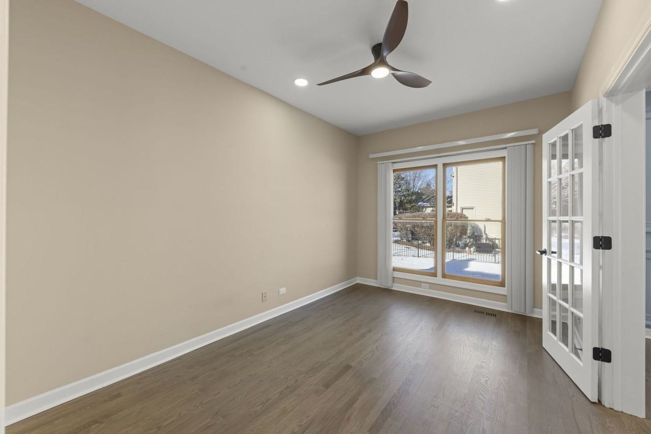 442 Mallard Point Dr - Photo 4 of 30