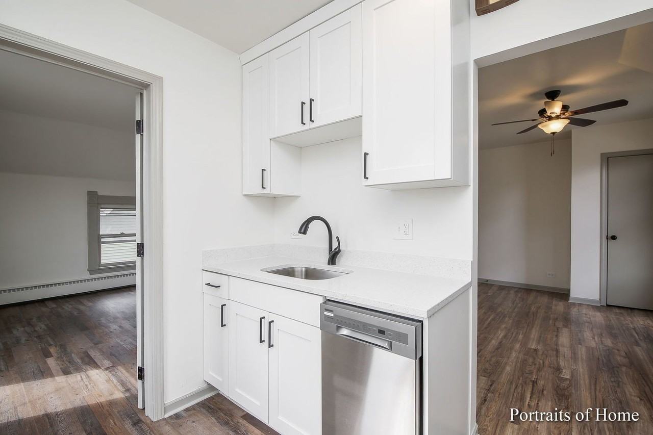 123 N West St Apt 2r #2R - Photo 4 of 11