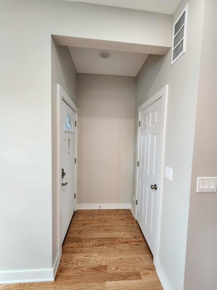 6321 S Eberhart Ave Unit 1 #1 - Photo 3 of 23