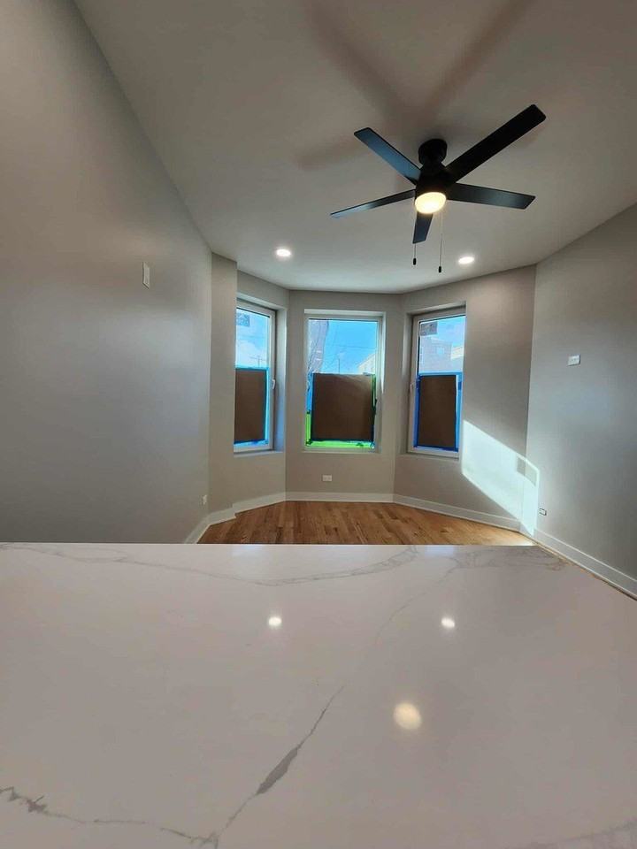 6321 S Eberhart Ave Unit 1 #1 - Photo 5 of 23