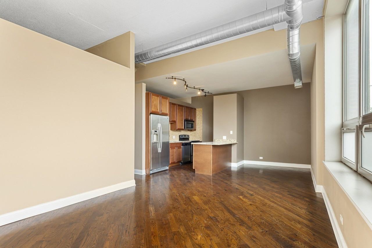 4131 W Belmont Ave Unit 204 #204 - Photo 4 of 17